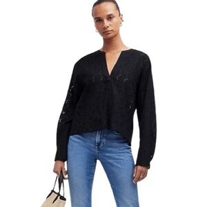 Madewell Long-Sleeve Popover Low Front Eyelet Top Women’s
Small‎ in Black